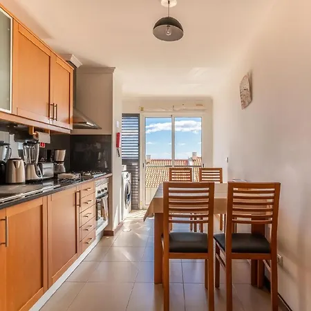 Apartment Ferienwohnung Fuer 4 Personen Ca 110 Qm In Canico, Madeira Ostkueste Von Madeira Canico (Madeira)