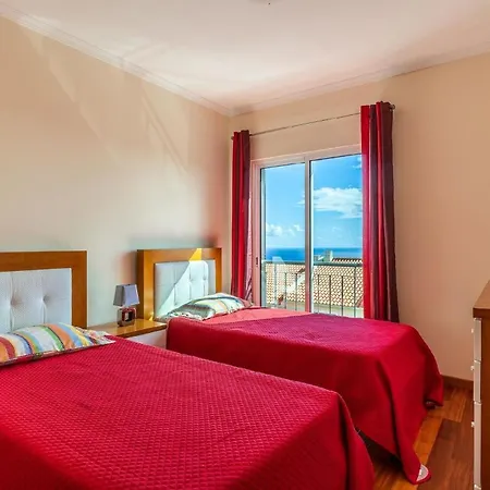 Ferienwohnung Fuer 4 Personen Ca 110 Qm In Canico, Madeira Ostkueste Von Madeira * Canico (Madeira)