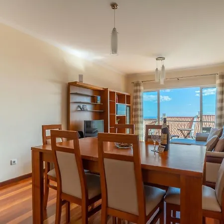 Apartment Ferienwohnung Fuer 4 Personen Ca 110 Qm In Canico, Madeira Ostkueste Von Madeira