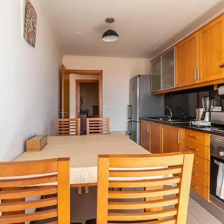 Ferienwohnung Fuer 4 Personen Ca 110 Qm In Canico, Madeira Ostkueste Von Madeira *