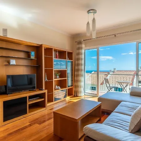 Apartment Ferienwohnung Fuer 4 Personen Ca 110 Qm In Canico, Madeira Ostkueste Von Madeira